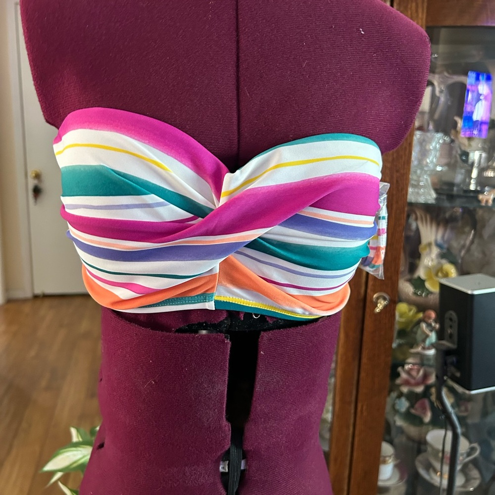 NWOT Kona Sol Bathing Suit Top With Straps